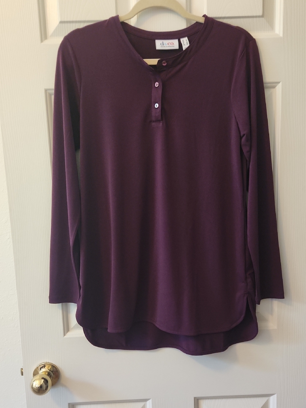 Women’s Denum & Company High-low Tunic Long-Sleeve Henley Top in Plum